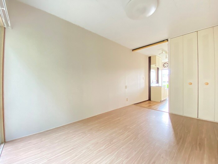 物件内観写真10　(居室)