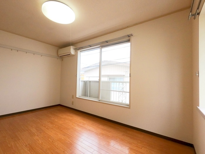 山崎ハイツの居室