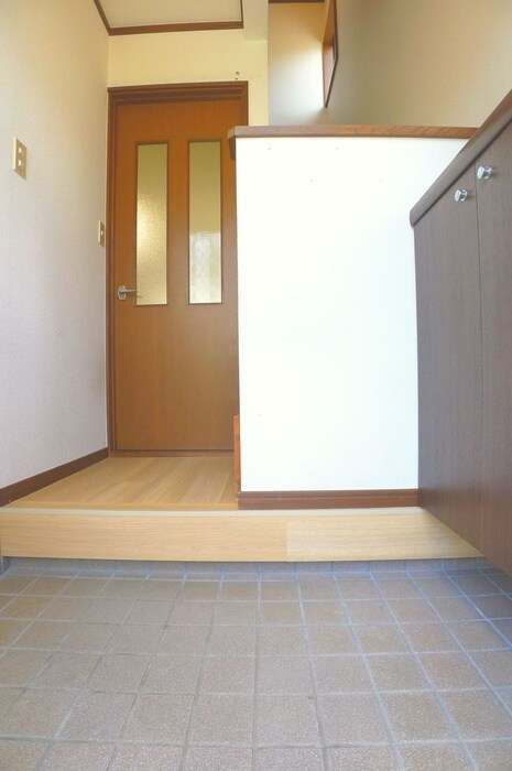 物件内観写真16　(玄関)