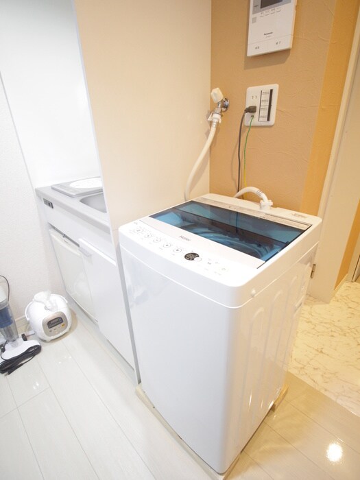 物件内観写真14　(洗濯機置場)