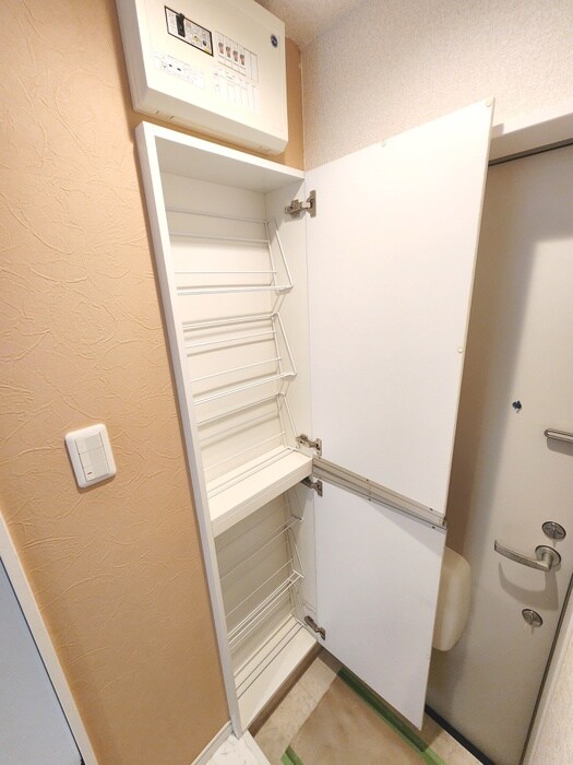 物件内観写真15　(靴箱)