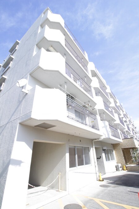 いずみハイツ本蓮沼外観写真