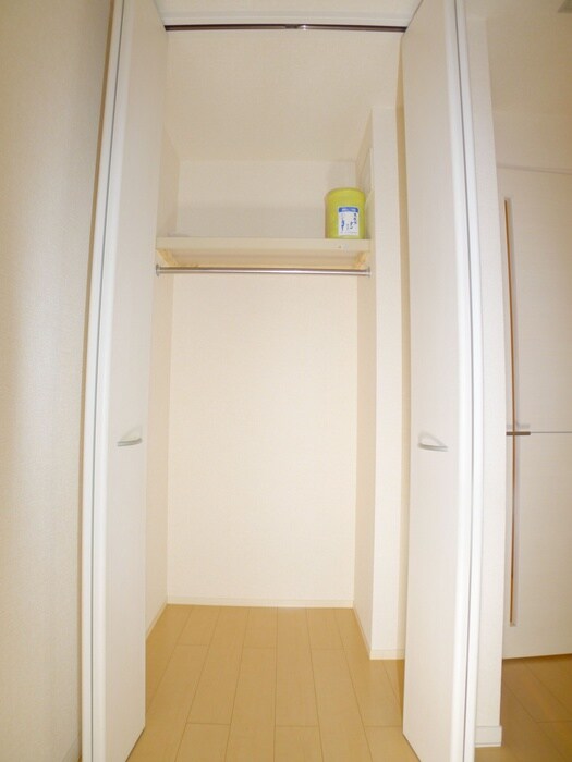 物件内観写真12　(収納)