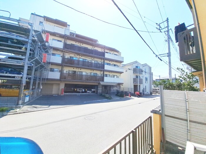 物件内観写真12　(室内からの展望)