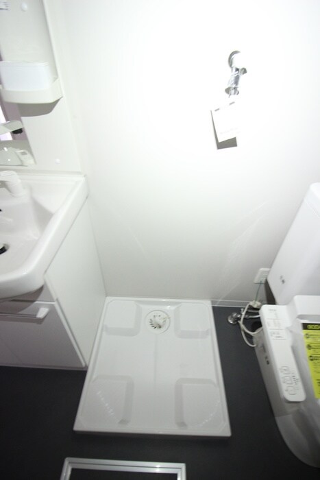 物件内観写真16　(洗濯機置場)