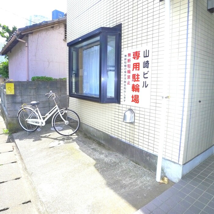 物件外観写真3　(駐輪場)