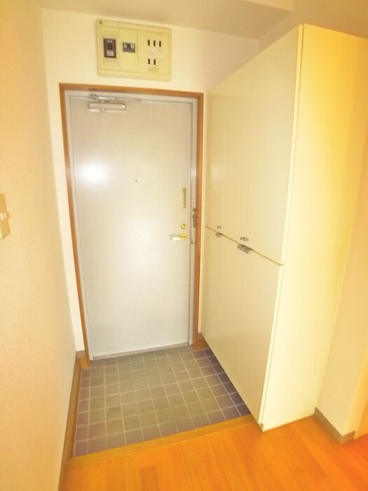 物件内観写真19　(玄関)