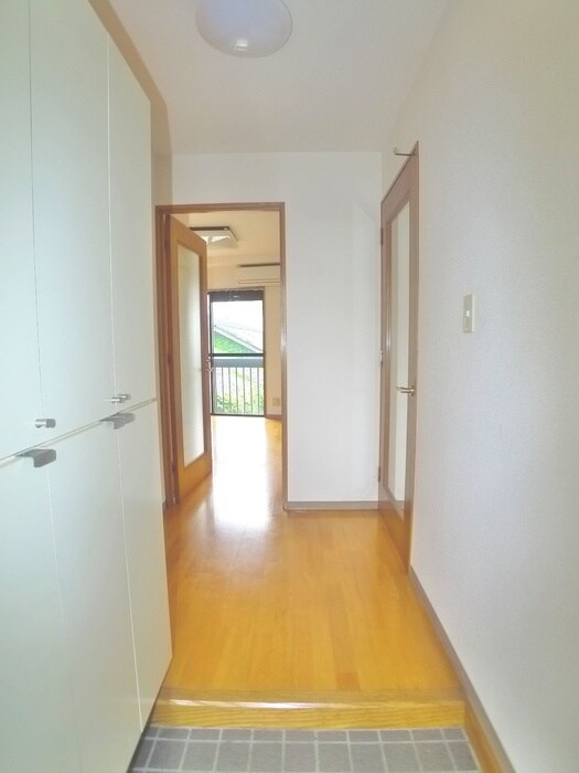 物件内観写真20　(廊下)