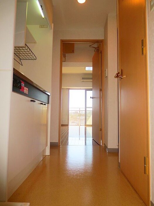 物件内観写真12　(廊下)