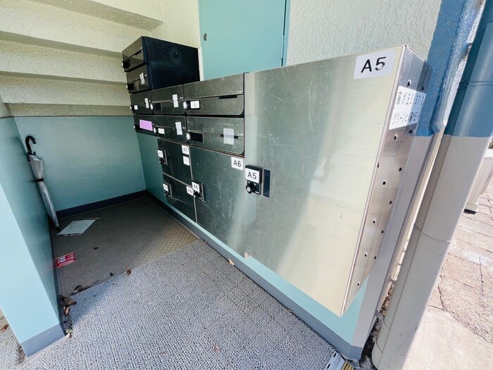 物件外観写真4　(エントランス部分)