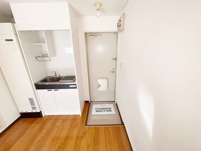 物件内観写真16　(玄関)