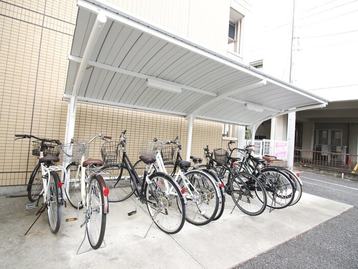 物件外観写真3　(駐輪場)
