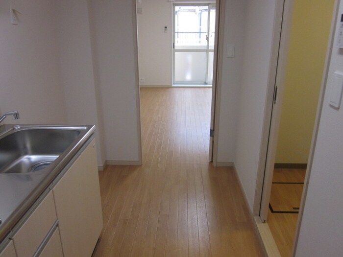 物件内観写真10　(廊下)