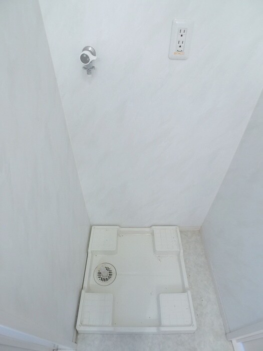 物件内観写真14　(洗濯機置場)