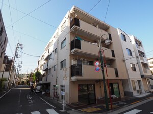 ワールドパレス山王（３０３）外観写真