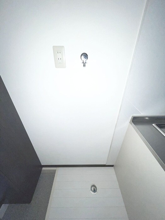 物件内観写真12　(洗濯機置場)