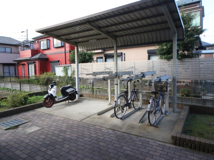 物件外観写真3　(駐輪場)