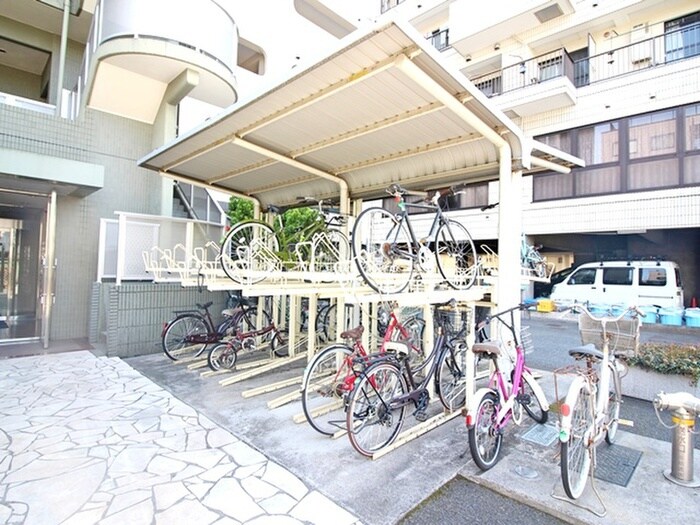 物件外観写真4　(駐輪場)