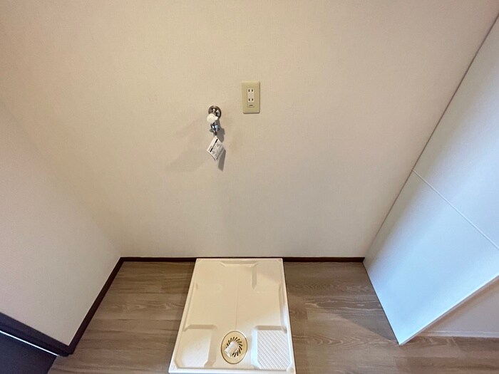 物件内観写真15　(洗濯機置場)