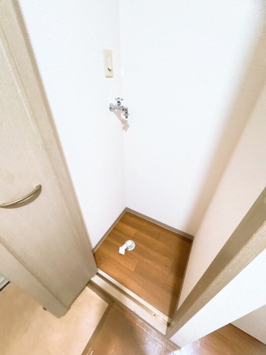 物件内観写真15　(洗濯機置場)