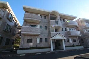 フェニ－チェ日吉弐番館外観写真