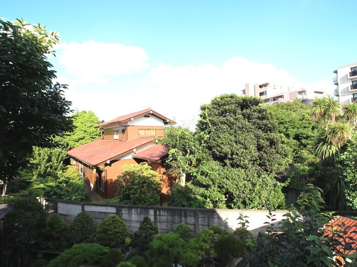 物件内観写真16　(室内からの展望)