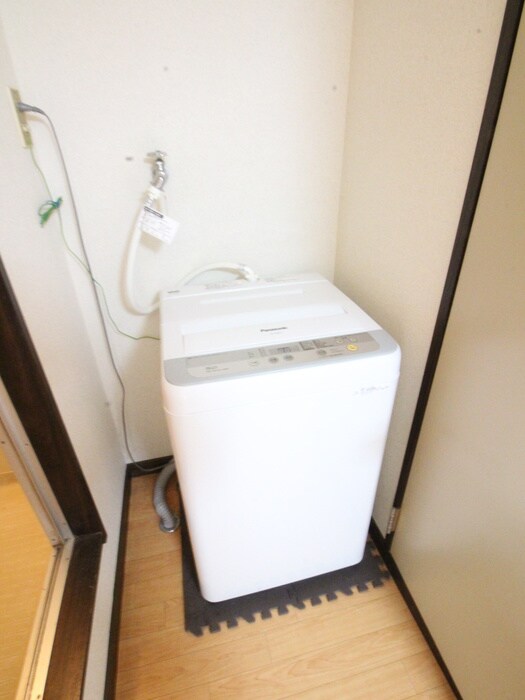 物件内観写真13　(洗濯機置場)