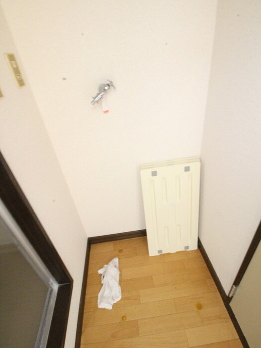 物件内観写真13　(洗濯機置場)