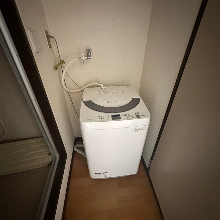 物件内観写真16　(洗濯機置場)