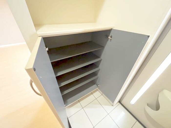 物件内観写真17　(靴箱)