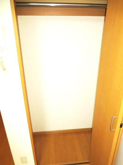 物件内観写真6　(収納)