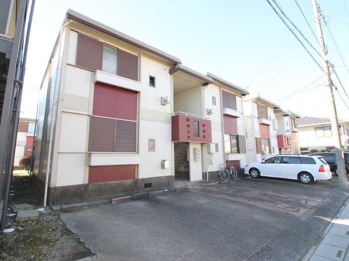 物件外観写真5　(エントランス部分)