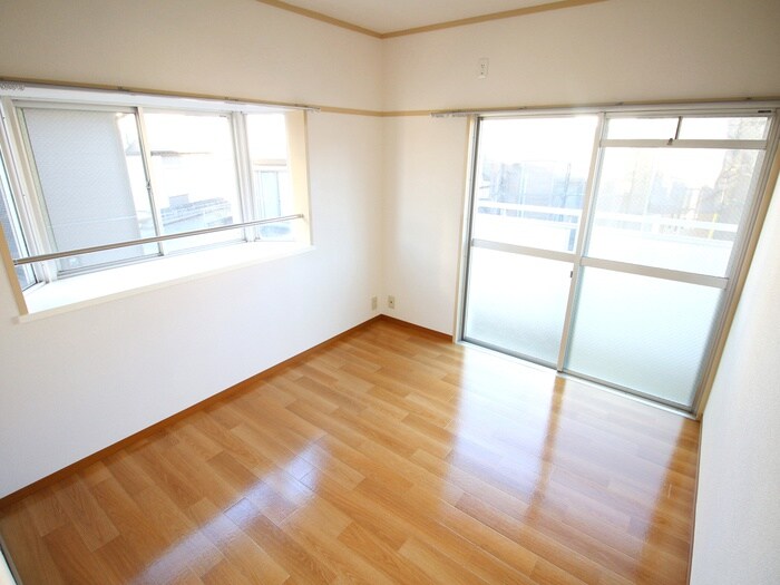 物件内観写真16　(室内からの展望)