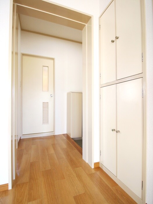 物件内観写真20　(廊下)