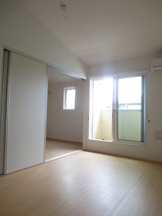 物件内観写真9　(居室)