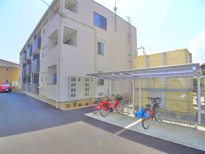 物件外観写真3　(駐輪場)
