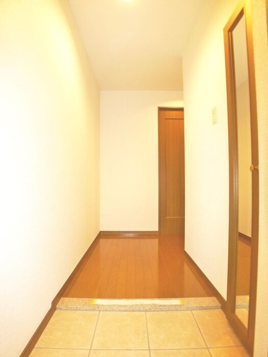 物件内観写真7　(玄関)