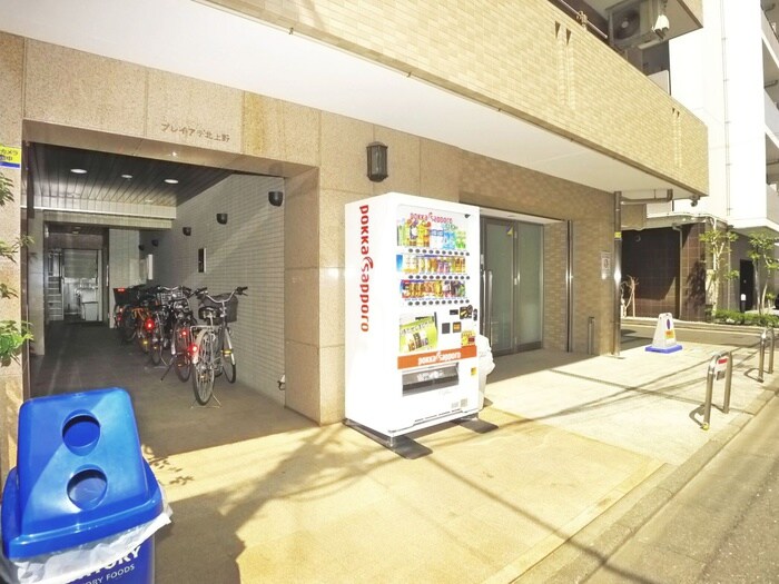 物件外観写真4　(エントランス部分)