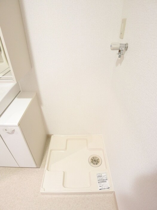 物件内観写真12　(洗濯機置場)