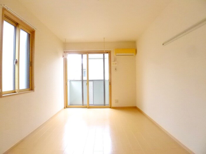 物件内観写真9　(室内からの展望)