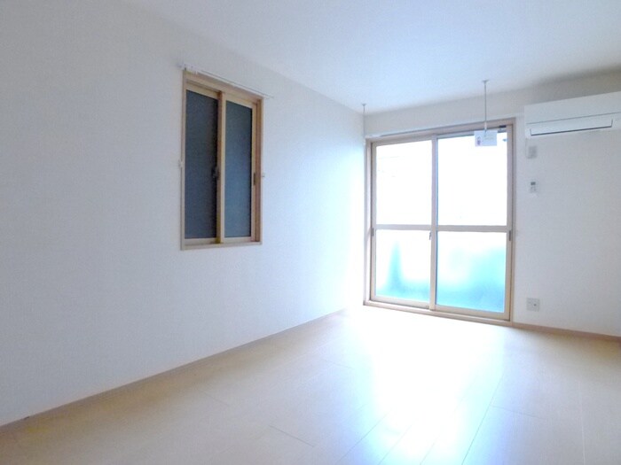 物件内観写真10　(室内からの展望)