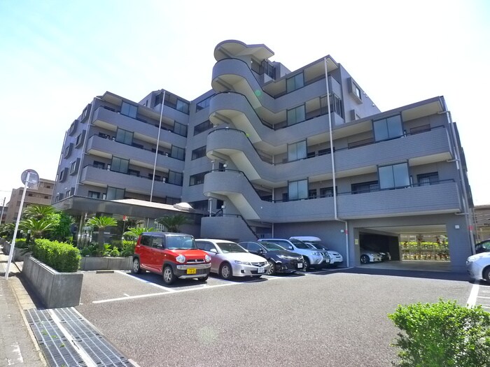 物件外観写真3　(駐車場)