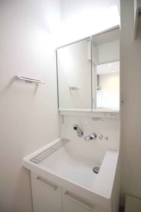 物件内観写真8　(洗面)