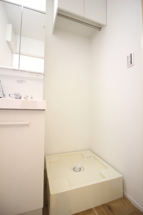 物件内観写真9　(洗濯機置場)