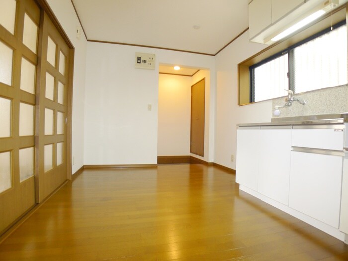 物件内観写真9　(室内からの展望)