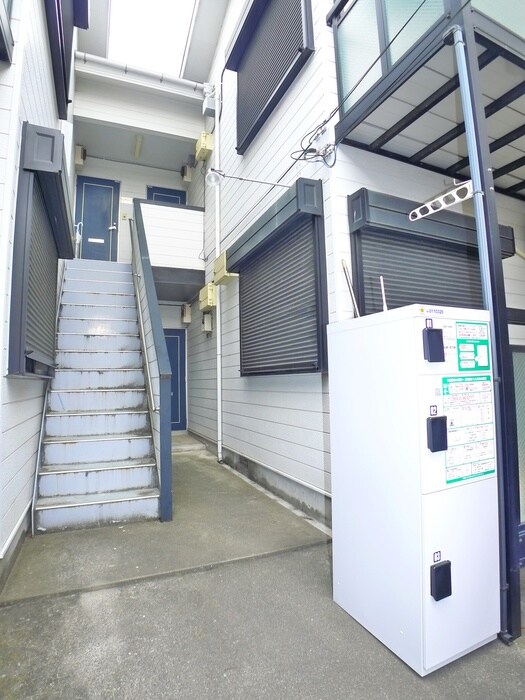 物件外観写真4　(エントランス部分)