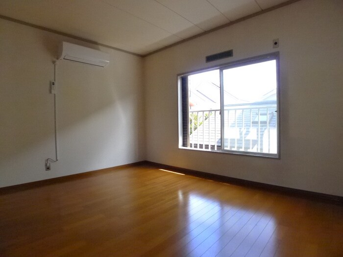 物件内観写真3　(居室)