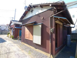 小笠原貸家2号棟外観写真