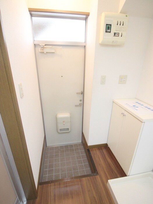 物件内観写真14　(玄関)