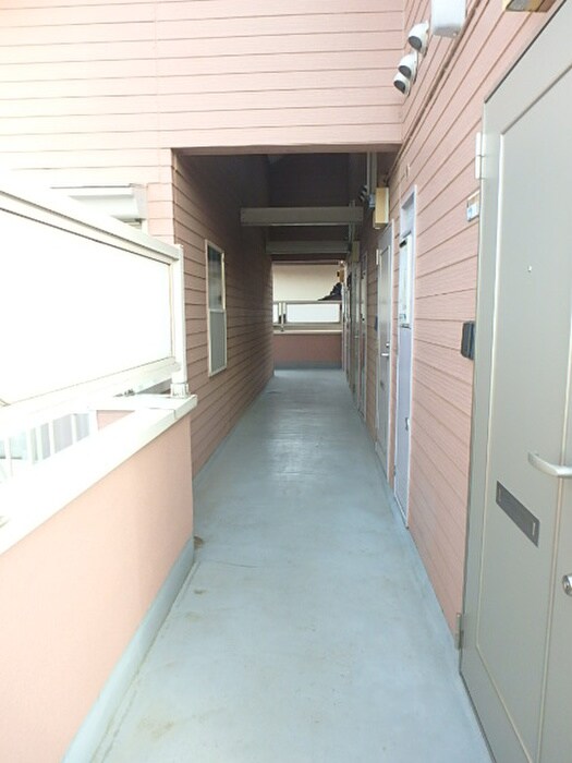 物件外観写真4　(エントランス部分)